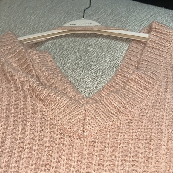 Forever 21 peach cropped fuzzy sweater size small EUC - Picture 4 of 5